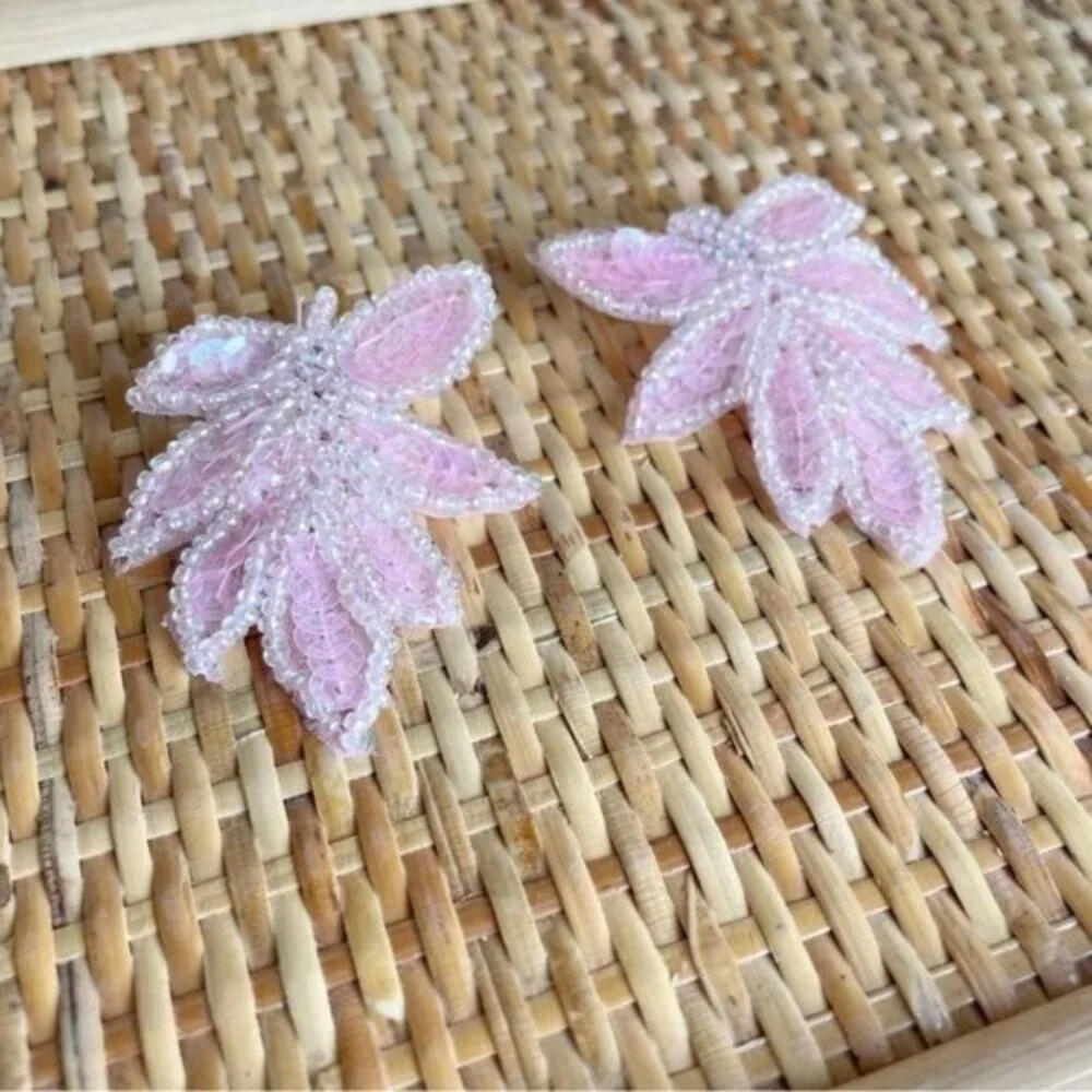 Vintage 80s pink sequin beaded leaf earrings barbie